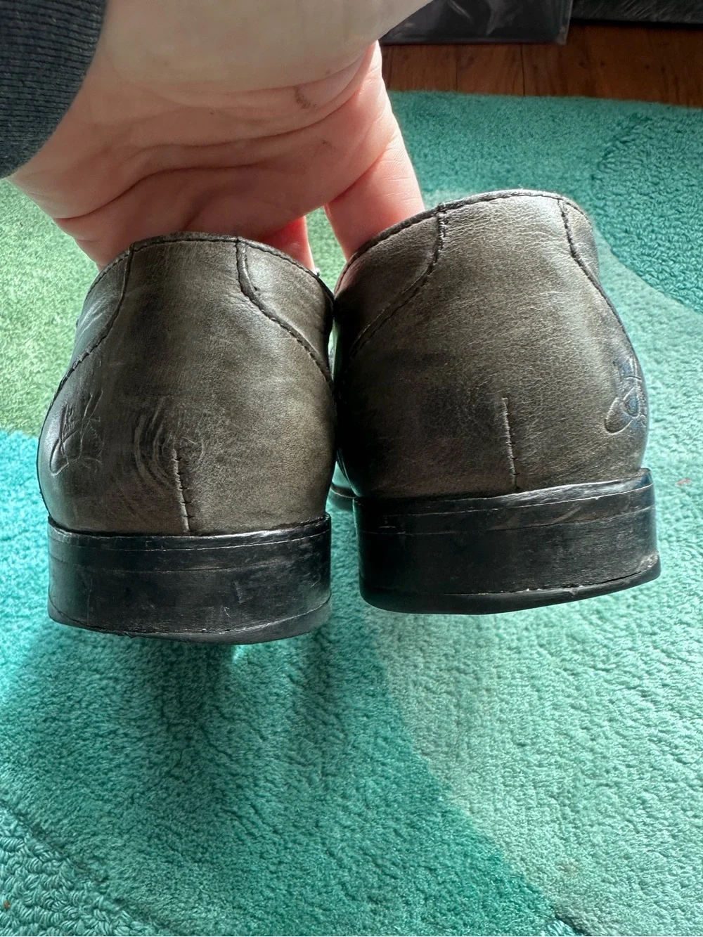 Fluevog Headliners Gable grey distressed wraparound derby shoe -M8 (fits 7.5/7)